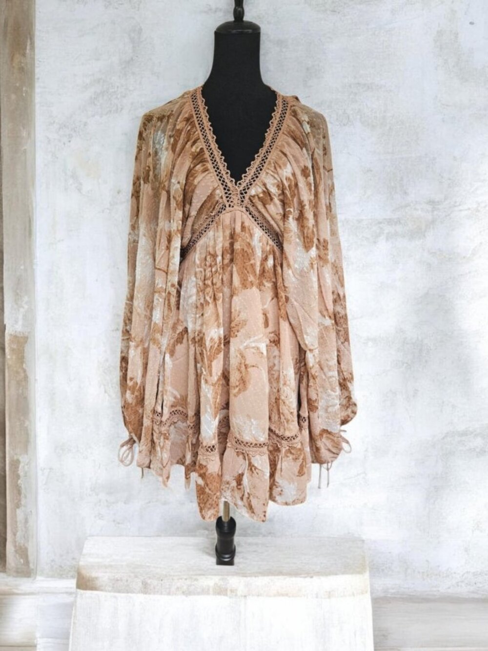 Boho V-Neck Open Back Floral Dress- US Size 4 -NEW